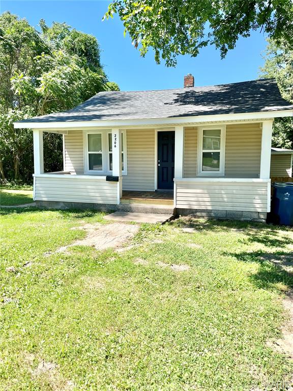 Photo 1 of 34 — 2206 Locust Avenue, Alton, IL 62002