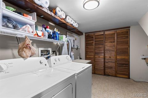 Tiny photo for 405 Oak Tree Drive, Webster Groves, MO 63119 (MLS # 26024262)