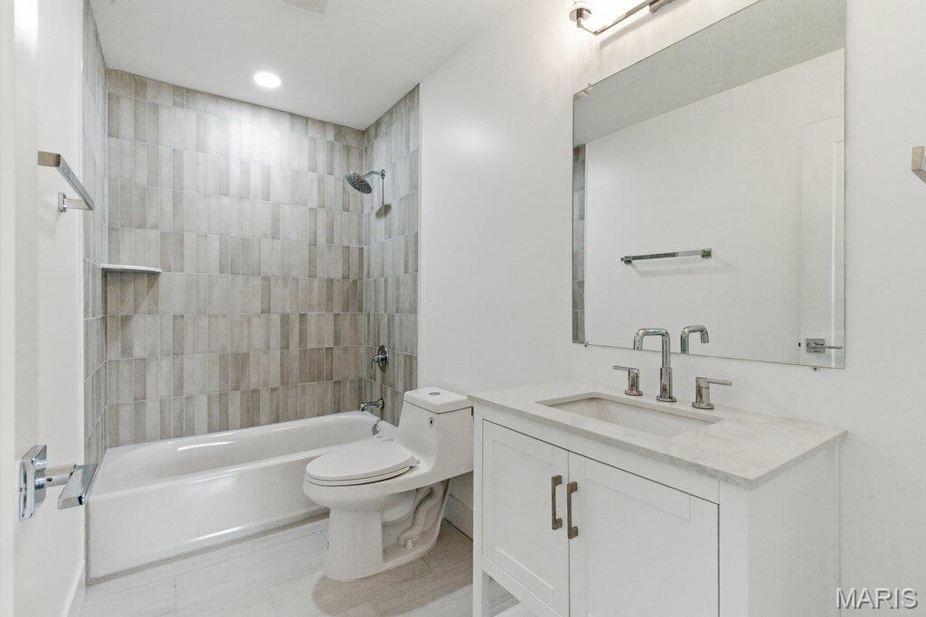 Valle Lake 01 - Residential