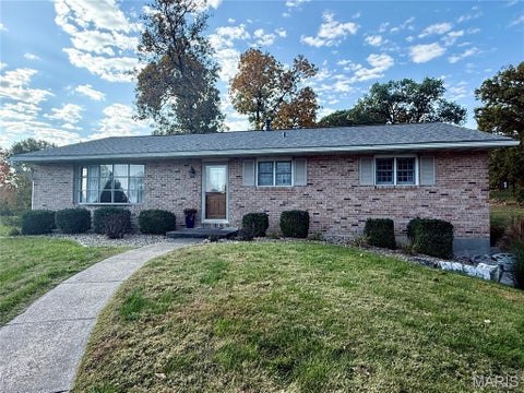 Photo of 25 Coachlight Drive, Hannibal, MO 63401 (MLS # 26069310)