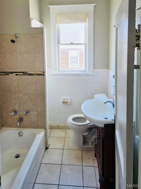 Jennings, Missouri 63136, United States, 3 Bedrooms Bedrooms, ,2 BathroomsBathrooms,Residential,Active,165323