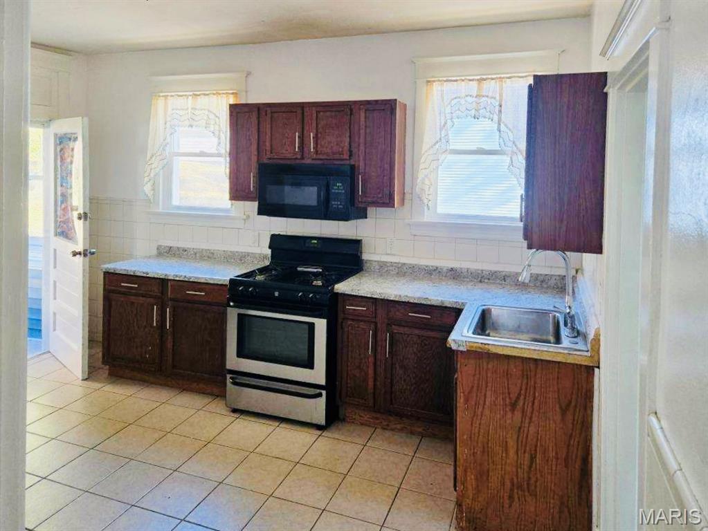 Jennings, Missouri 63136, United States, 3 Bedrooms Bedrooms, ,2 BathroomsBathrooms,Residential,Active,165323