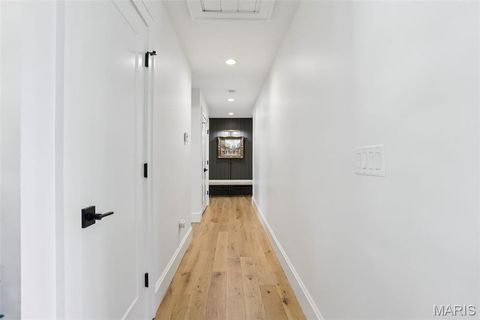 Tiny photo for 853 Elmtree Lane, Kirkwood, MO 63122 (MLS # 26021091)