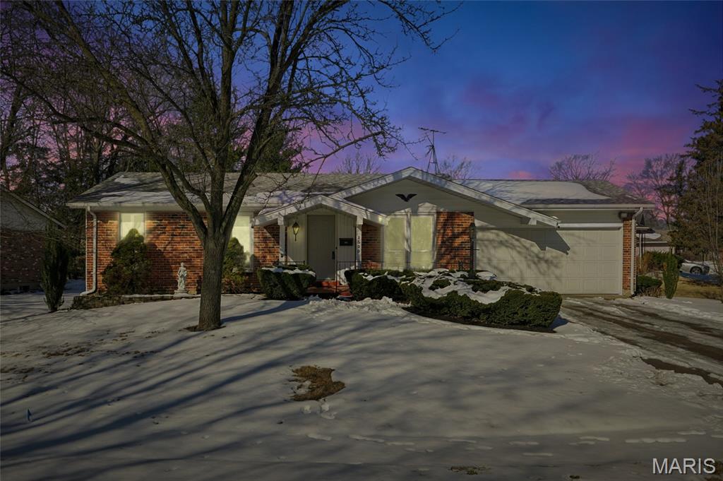 Mayer Wedgwood Green Pheasant Run - Residential