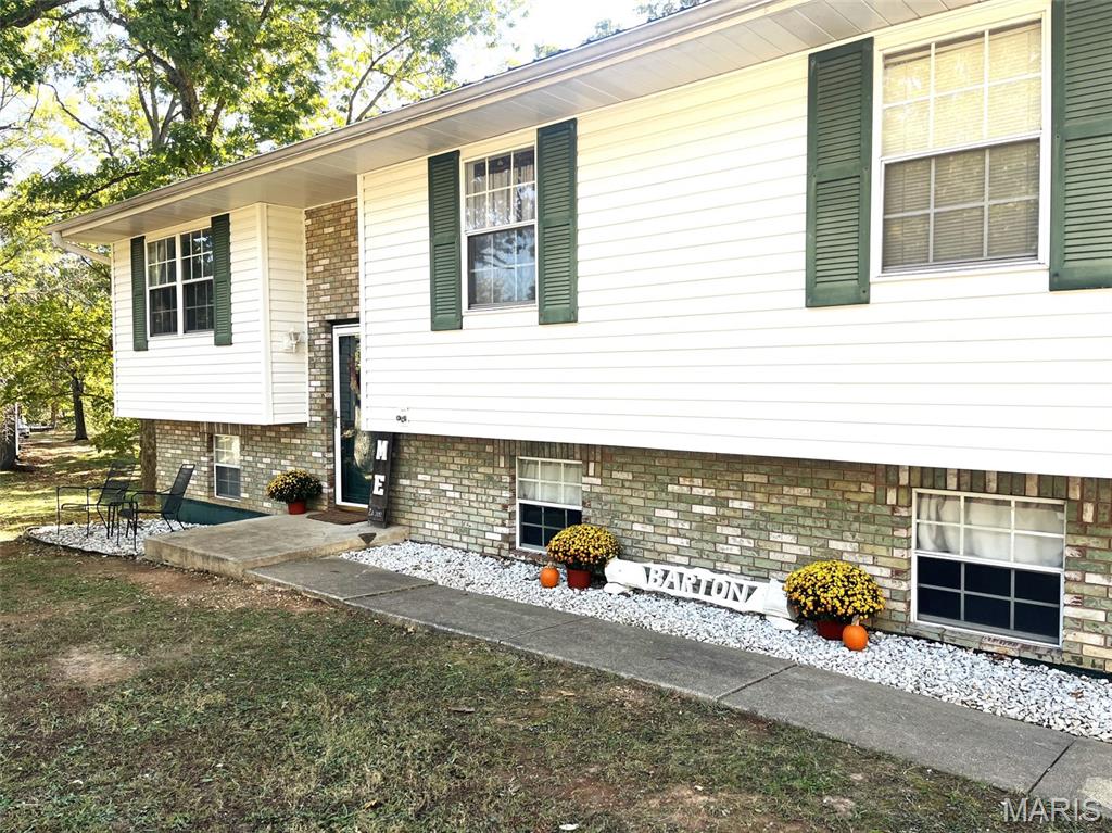 Photo of 5 Wayfarer Lane, Viburnum, MO 65566 (MLS # 26066969)