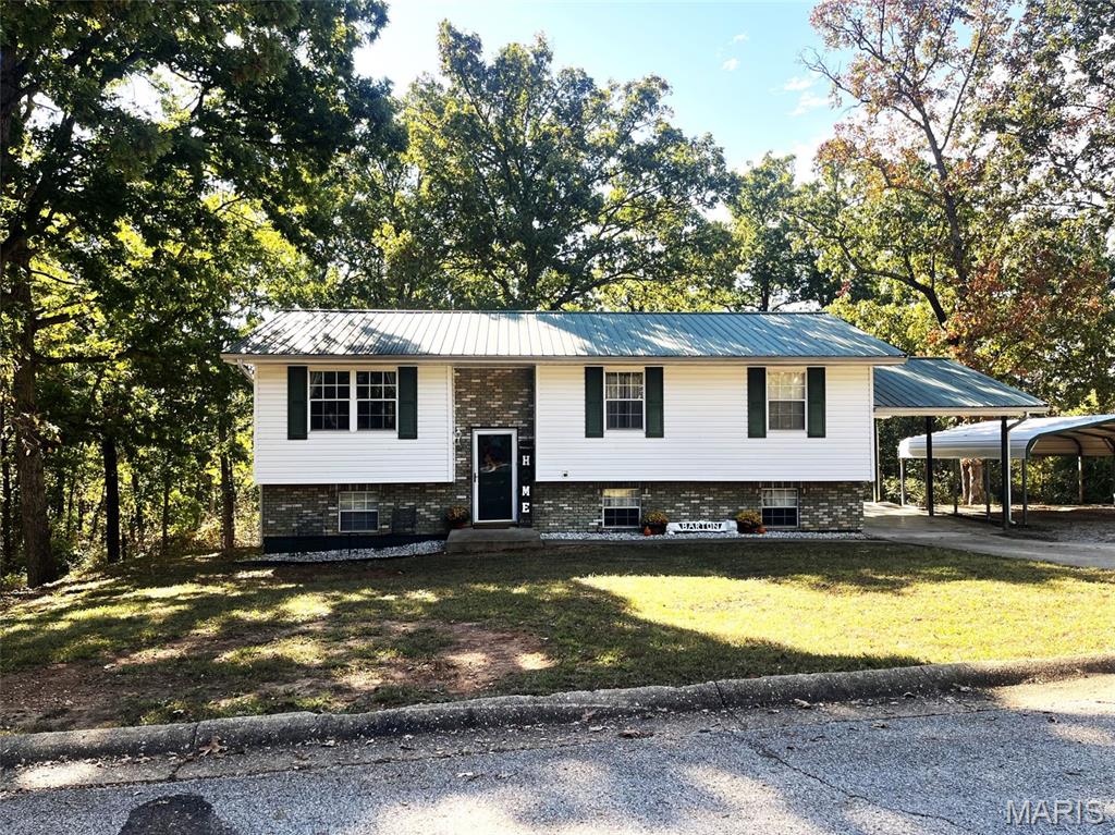 Photo of 5 Wayfarer Lane, Viburnum, MO 65566 (MLS # 26066969)