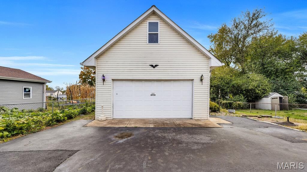 Photo of 9504 Echo Lane, St Louis, MO 63114 (MLS # 25073673)