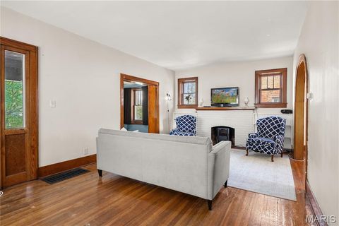 Tiny photo for 811 Fairmount Boulevard, Jefferson City, MO 65101 (MLS # 26045301)