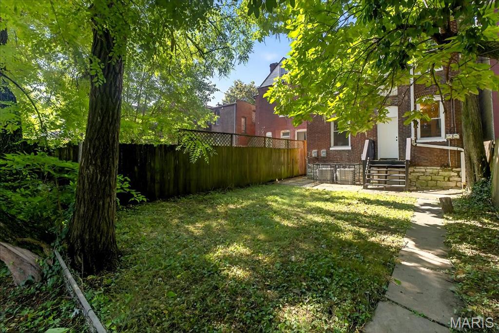 St Louis, Missouri 63110, United States, 2 Bedrooms Bedrooms, ,1 BathroomBathrooms,Residential,Active,171055