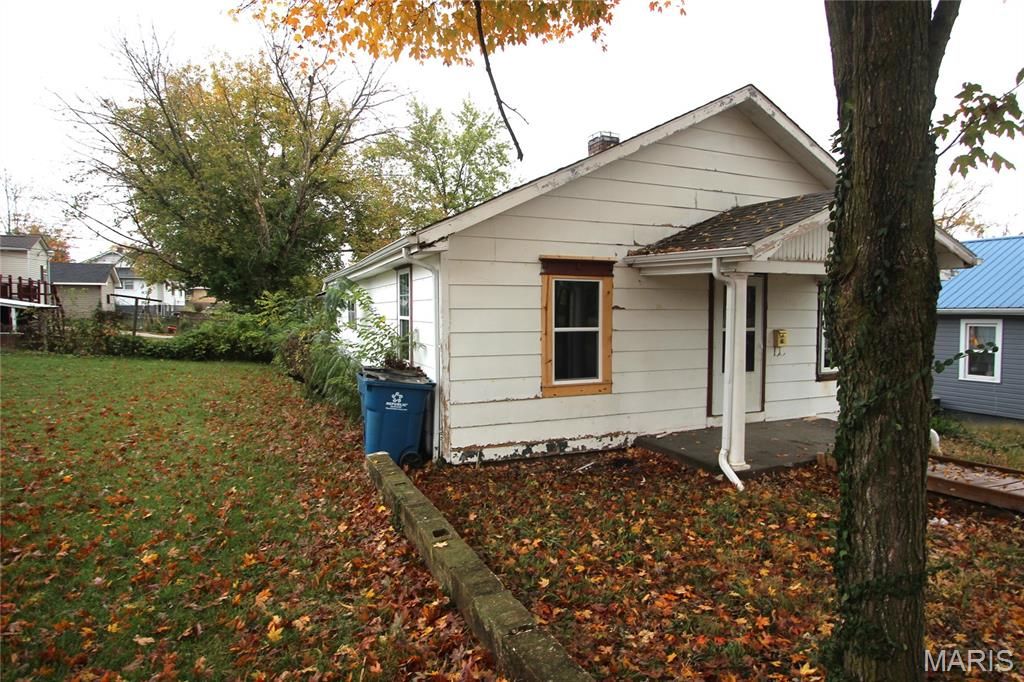 Photo of 807 N Mine Street, Potosi, MO 63664 (MLS # 25073470)