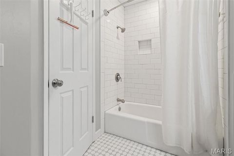 Tiny photo for 200 Ambridge Court #306, Chesterfield, MO 63017 (MLS # 25077049)