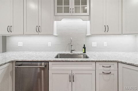 Tiny photo for 200 Ambridge Court #306, Chesterfield, MO 63017 (MLS # 25077049)