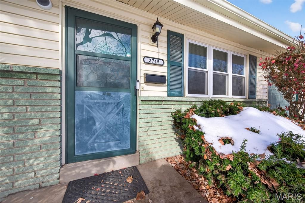 Photo of 2745 Benne Drive, Florissant, MO 63031 (MLS # 25079549)