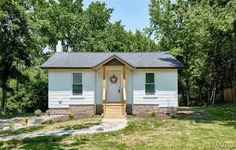 Photo of 10635 Ridge Avenue, St Louis, MO 63114 (MLS # 26029407)