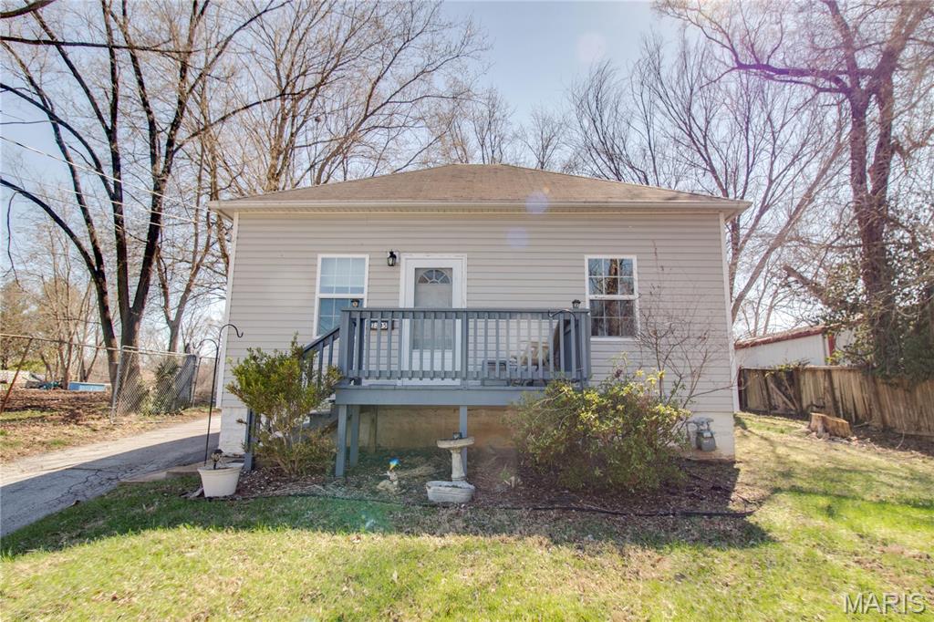 Photo 1 of 30 — 3305 Fernwood Avenue, Alton, IL 62002