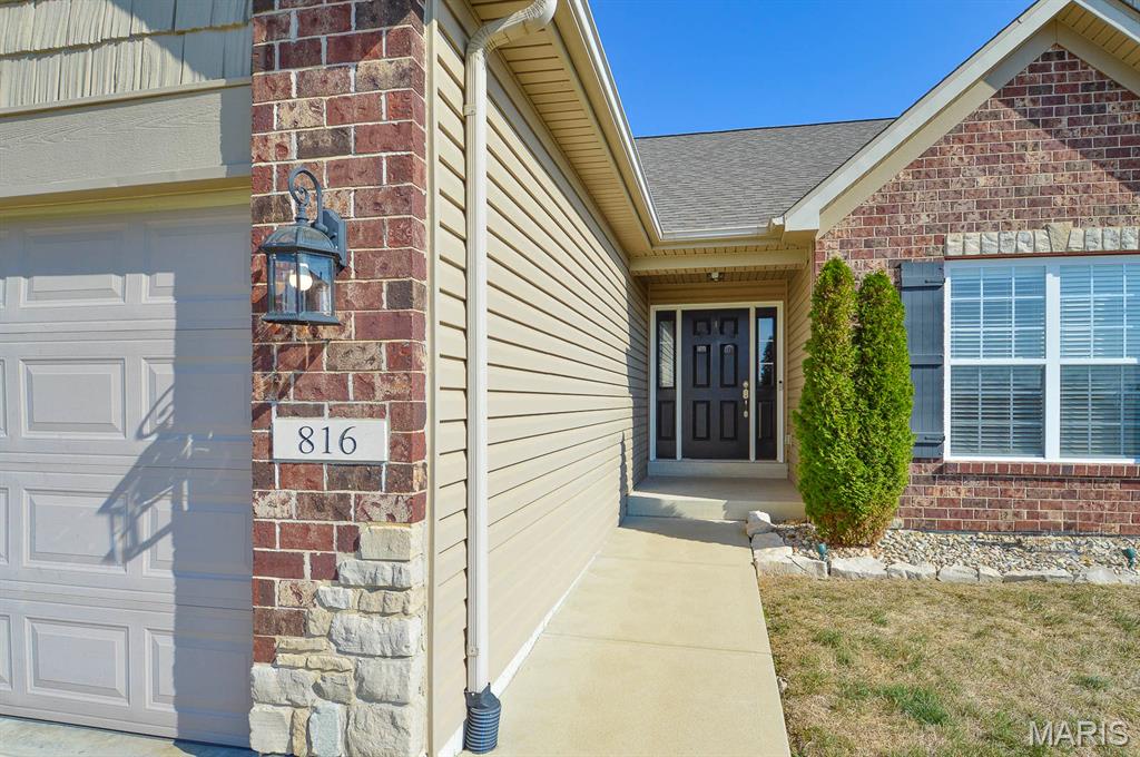 816 Briar Lake Place