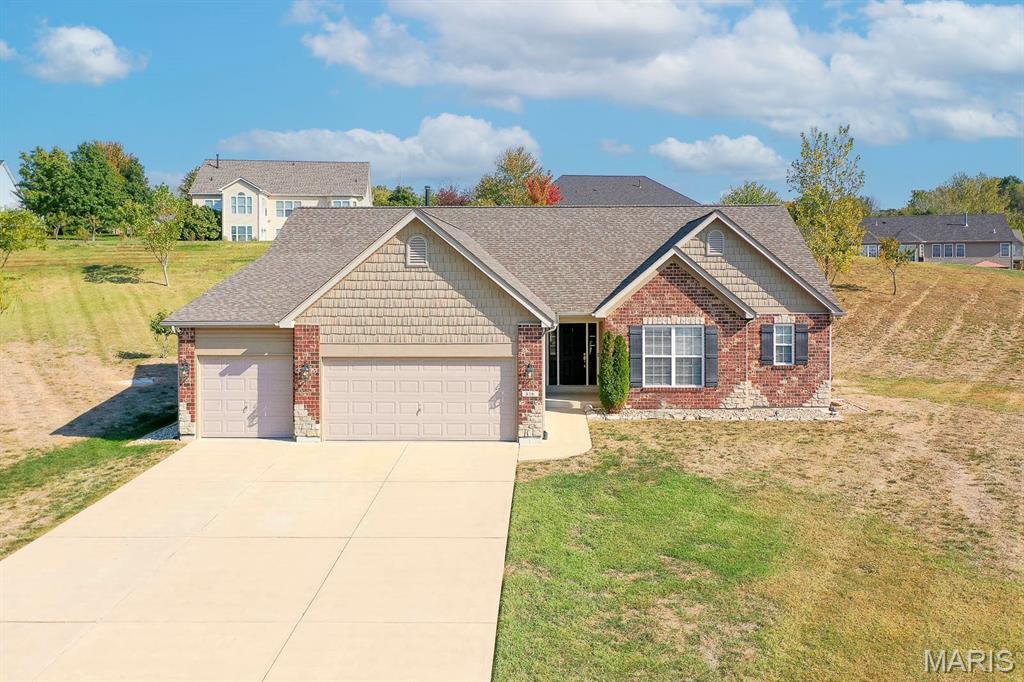 816 Briar Lake Place
