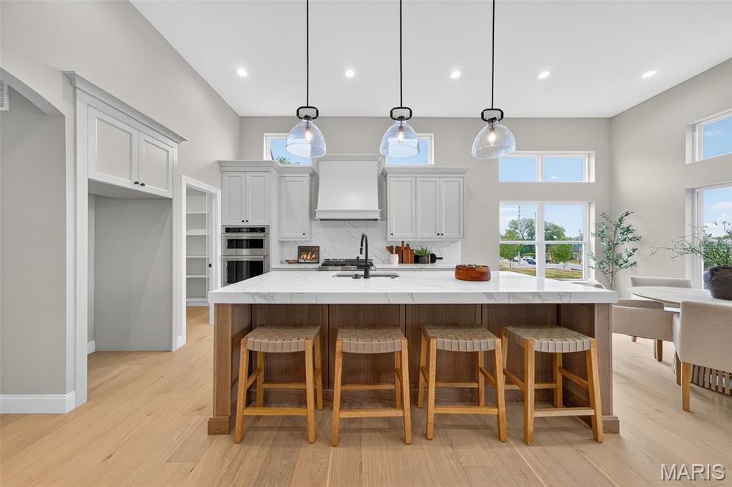 Santino Court - Residential