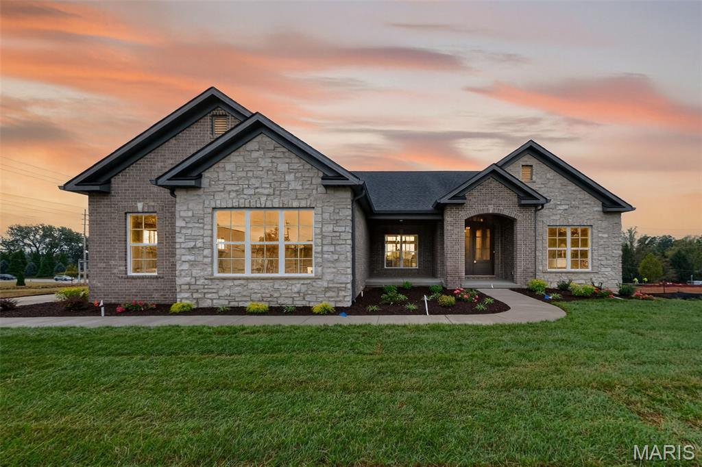 Santino Court - Residential