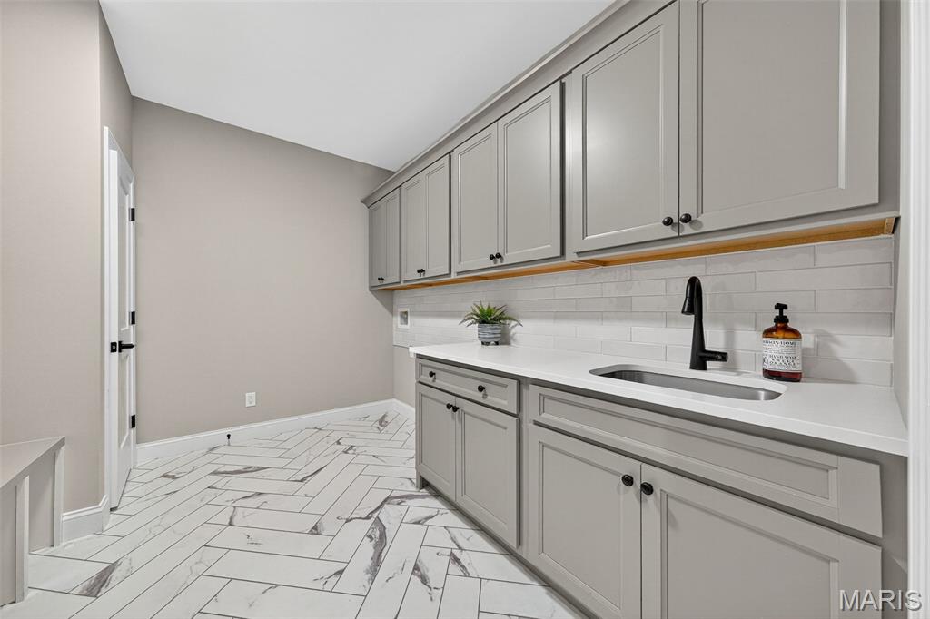 Santino Court - Residential