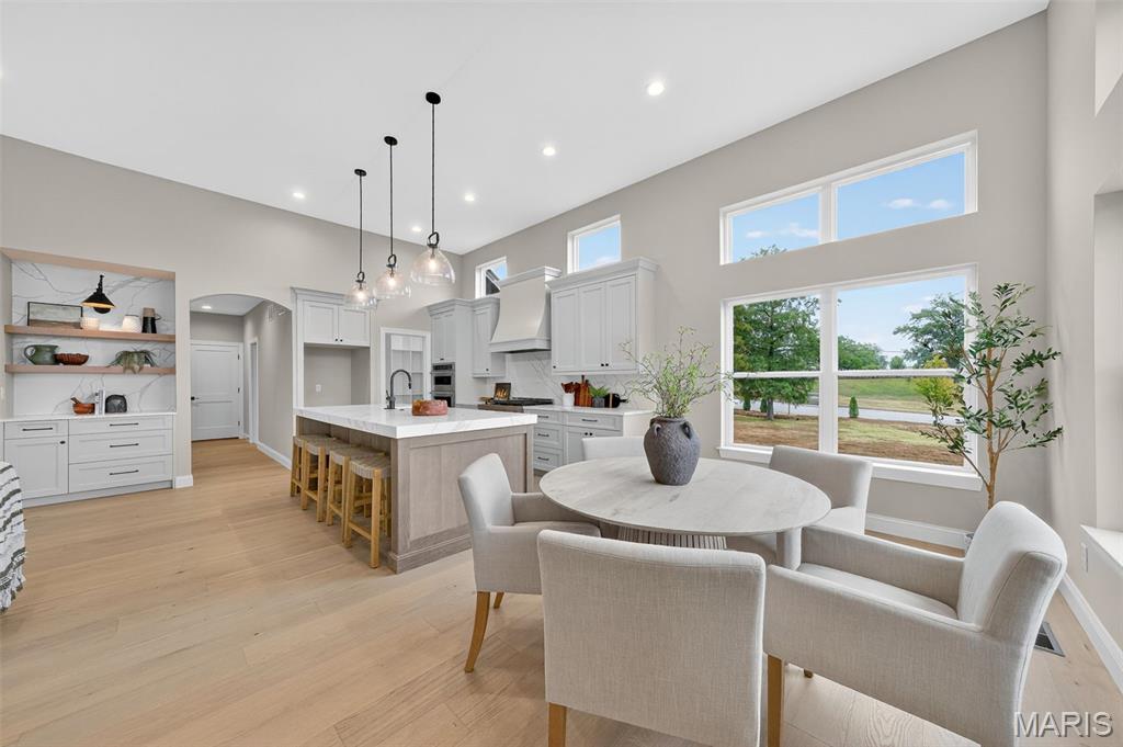 Santino Court - Residential