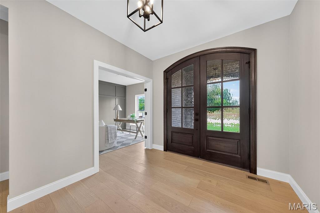 Santino Court - Residential