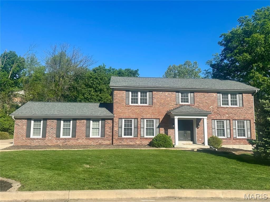 Photo of 395 Royal Valley Drive, Creve Coeur, MO 63141 (MLS # 26024473)