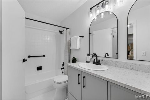 Tiny photo for 395 Royal Valley Drive, Creve Coeur, MO 63141 (MLS # 26024473)