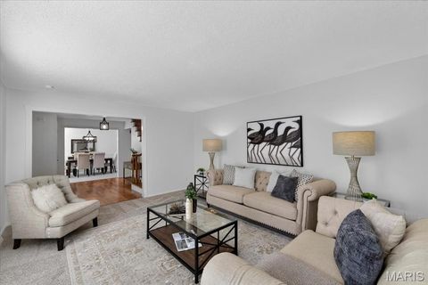 Tiny photo for 395 Royal Valley Drive, Creve Coeur, MO 63141 (MLS # 26024473)