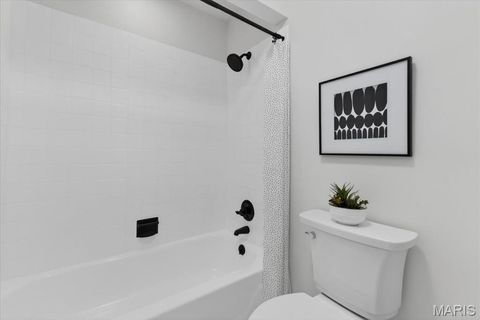 Tiny photo for 395 Royal Valley Drive, Creve Coeur, MO 63141 (MLS # 26024473)