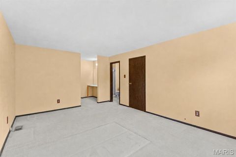 Tiny photo for 12787 Parkway Estates Drive, St Louis, MO 63146 (MLS # 26034935)