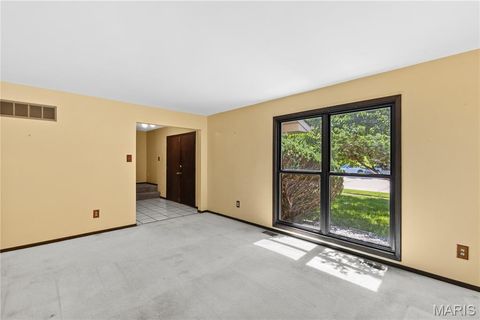 Tiny photo for 12787 Parkway Estates Drive, St Louis, MO 63146 (MLS # 26034935)