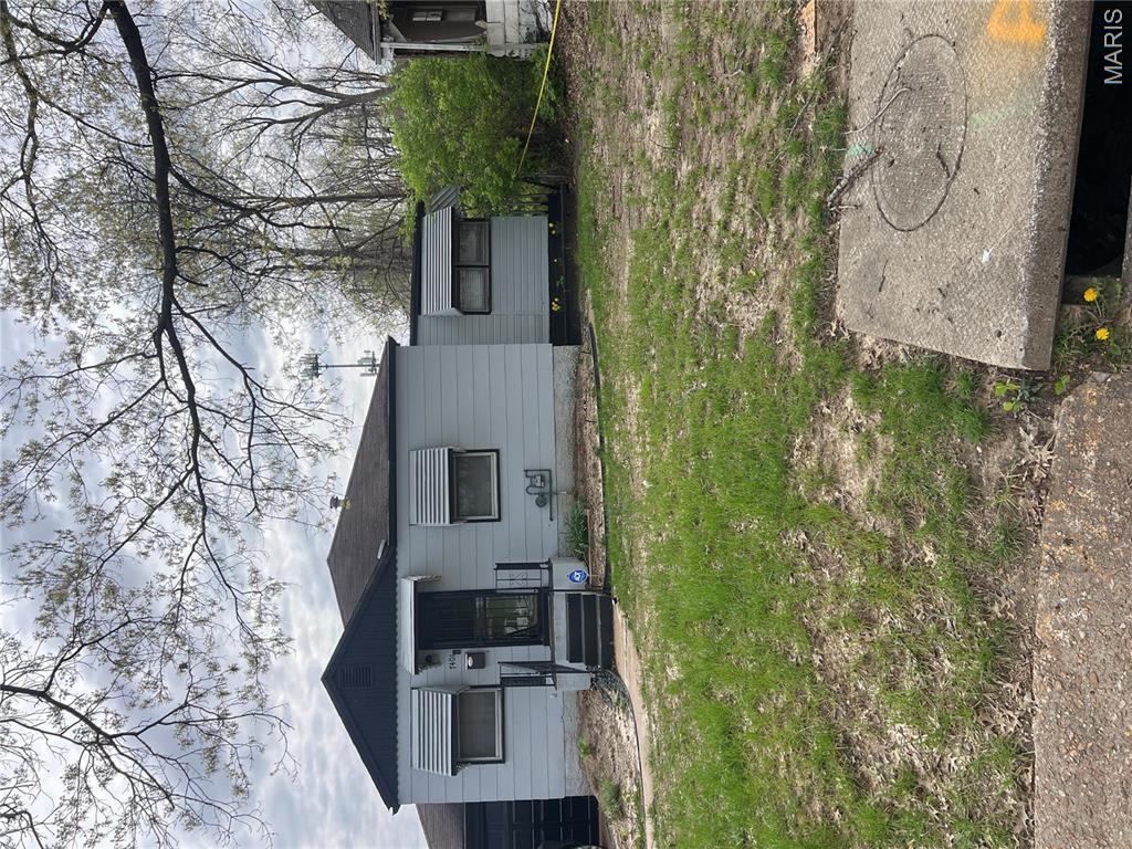 Photo 1 of 17 — 7401 Pleaseway Drive, St Louis, MO 63136