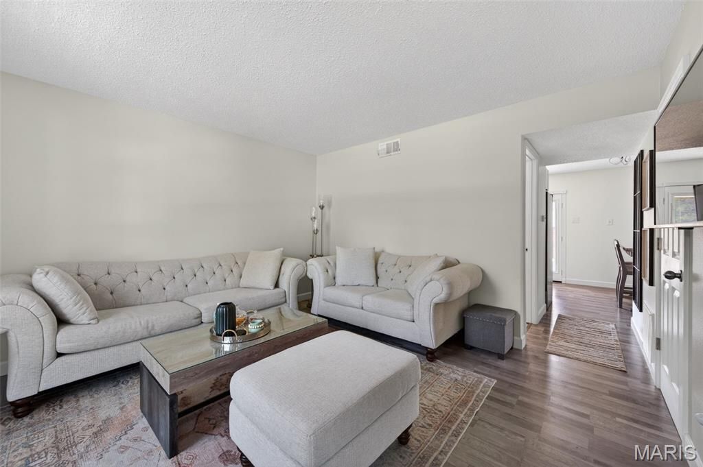 Photo of 1003 Avenue H, Unincorporated, MO 63125 (MLS # 26028206)