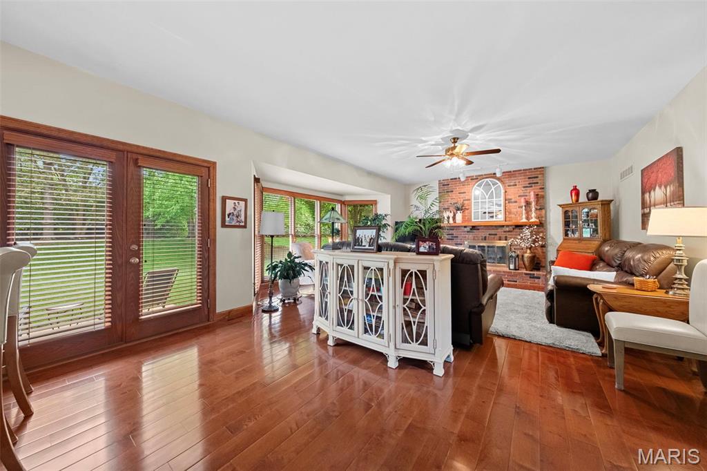 St Louis, Missouri 63128, United States, 4 Bedrooms Bedrooms, ,4 BathroomsBathrooms,Residential,Pending,134685