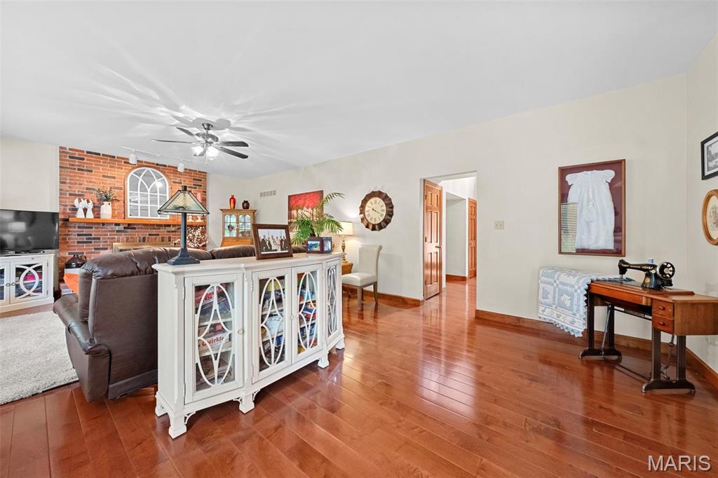 St Louis, Missouri 63128, United States, 4 Bedrooms Bedrooms, ,4 BathroomsBathrooms,Residential,Pending,134685