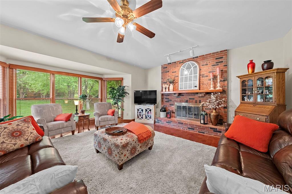 St Louis, Missouri 63128, United States, 4 Bedrooms Bedrooms, ,4 BathroomsBathrooms,Residential,Pending,134685