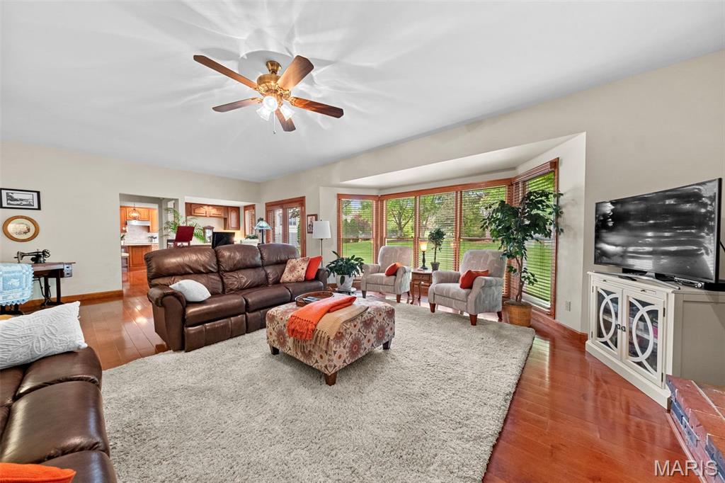 St Louis, Missouri 63128, United States, 4 Bedrooms Bedrooms, ,4 BathroomsBathrooms,Residential,Pending,134685