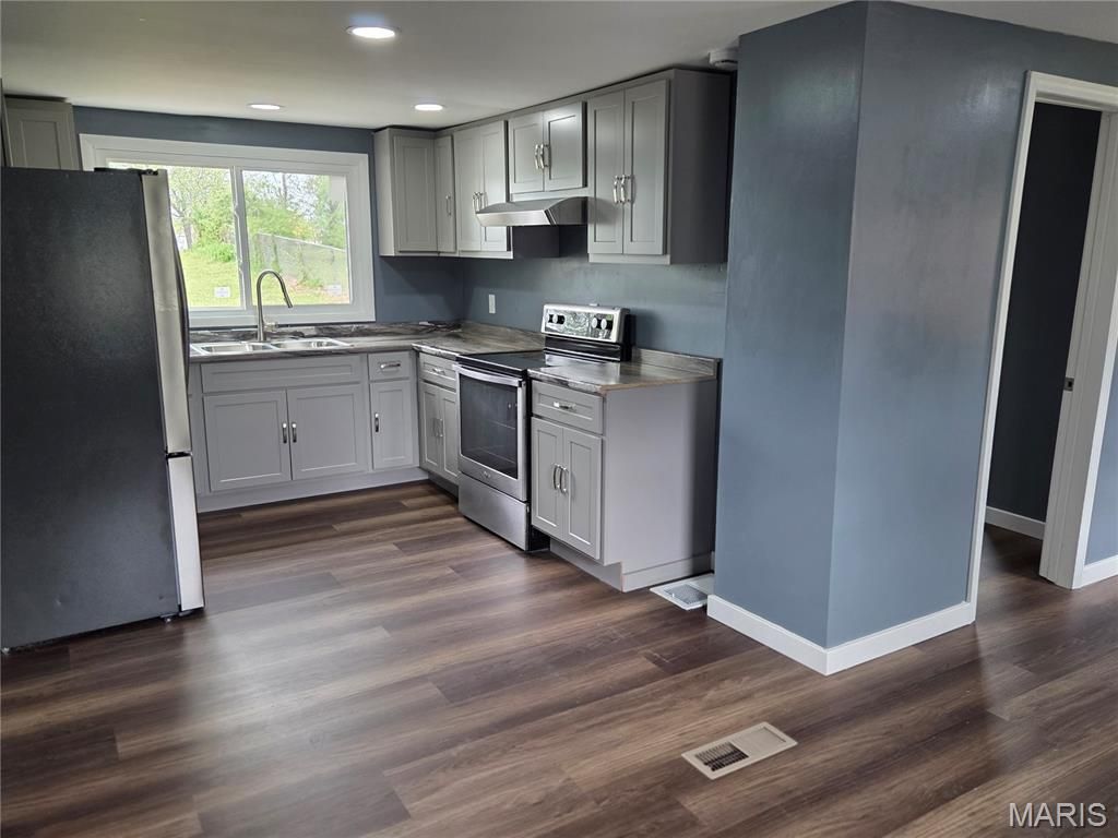 Photo of 2221 Wolter Avenue, Vinita Park, MO 63114 (MLS # 26025400)