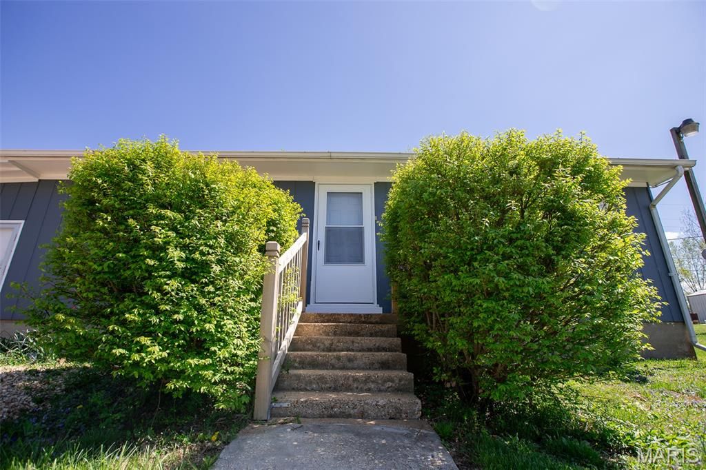 Photo of 404 Colby Street, Bourbon, MO 65441 (MLS # 26021113)