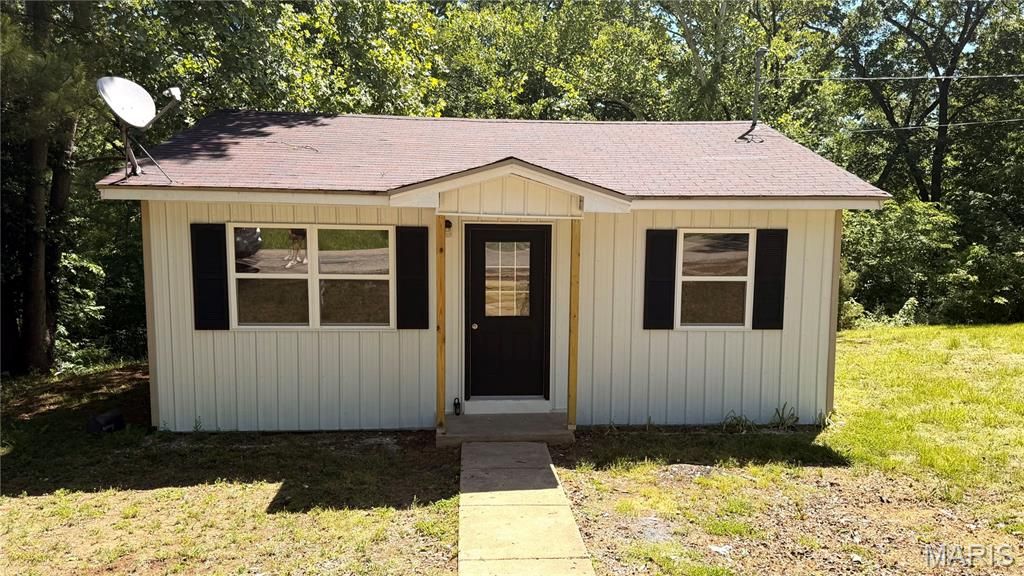 Photo of 706 High Street, Marble Hill, MO 63764 (MLS # 26028832)
