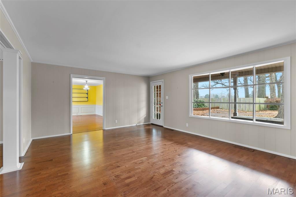 WHITE OAKS - Residential