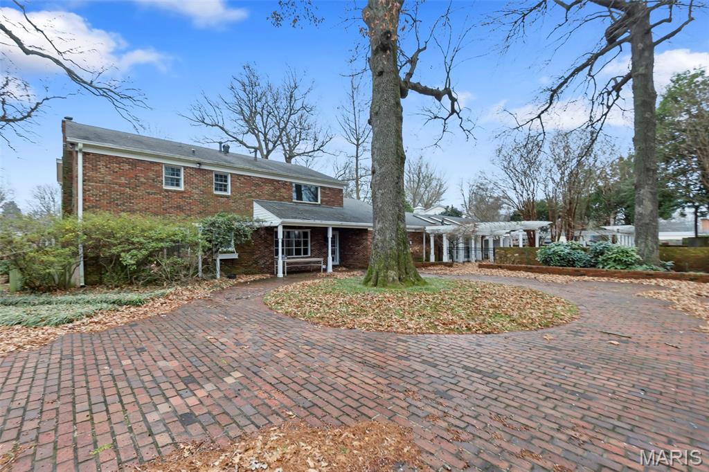 WHITE OAKS - Residential