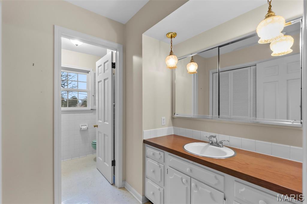 WHITE OAKS - Residential