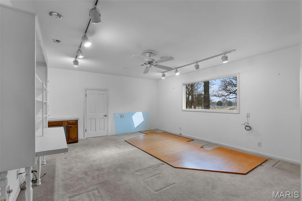 WHITE OAKS - Residential