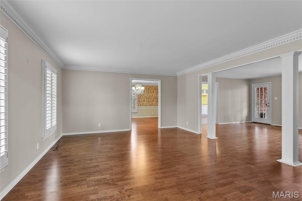 WHITE OAKS - Residential
