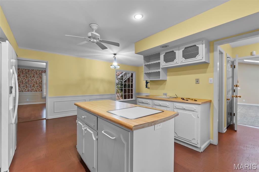 WHITE OAKS - Residential