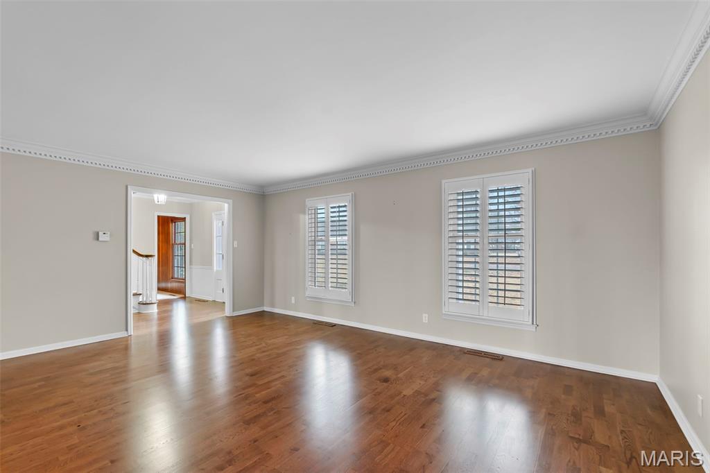 WHITE OAKS - Residential