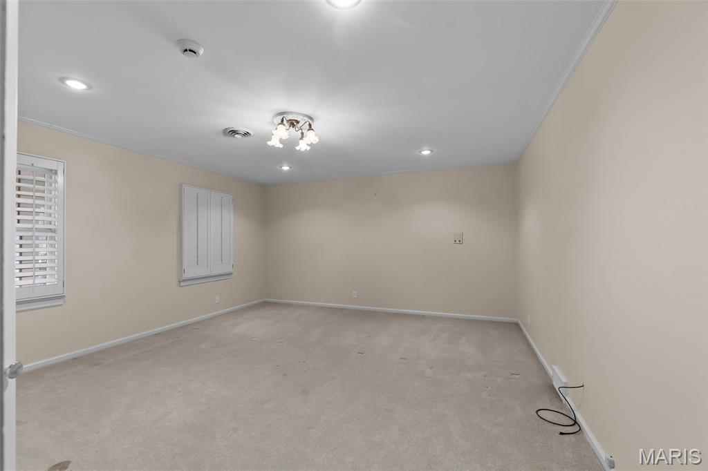 WHITE OAKS - Residential