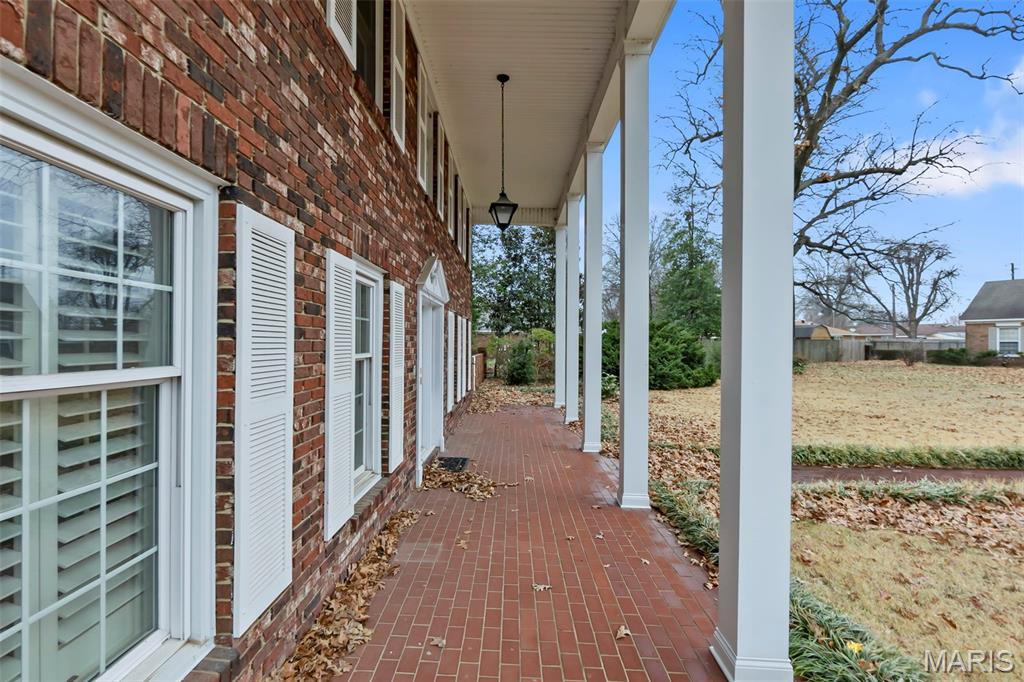 WHITE OAKS - Residential